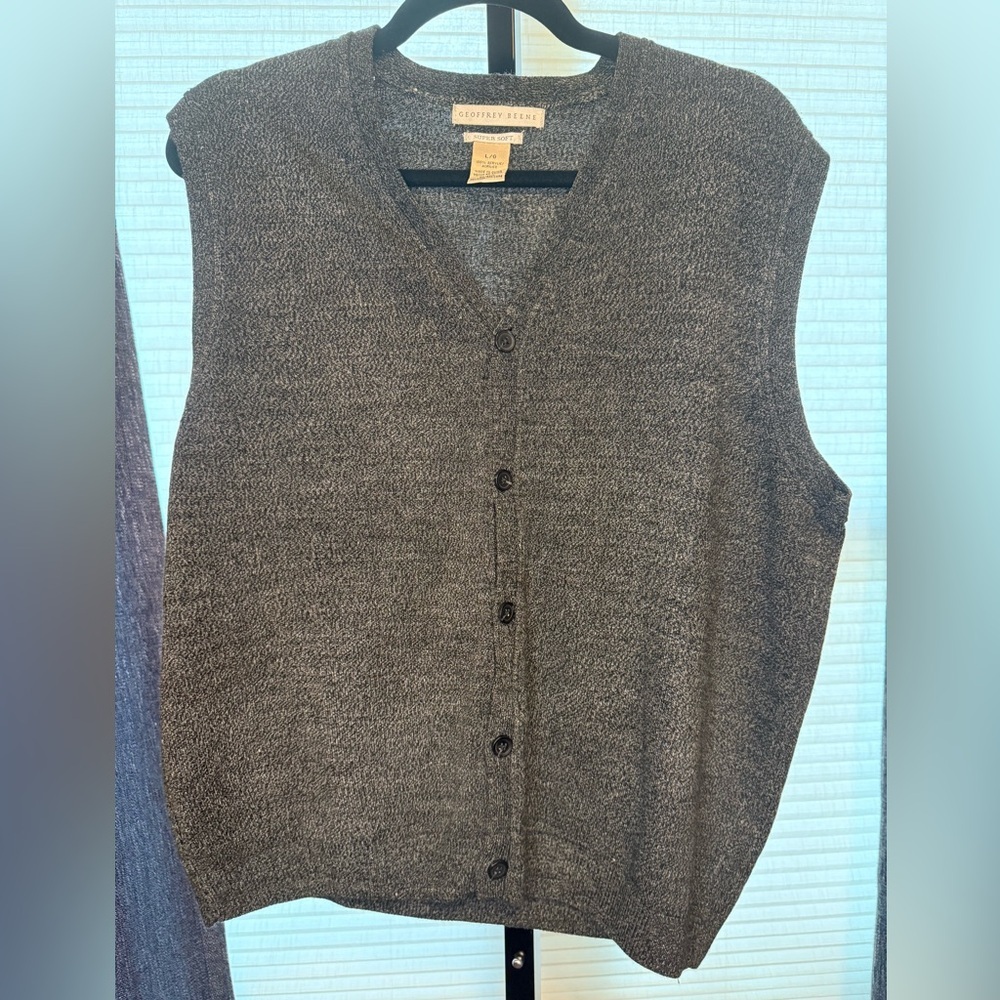Geoffrey Beene Charcoal V-Neck Sweater Vest Size L